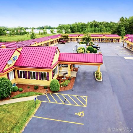 Amherst Inn & Suites المظهر الخارجي الصورة