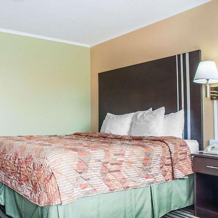 Amherst Inn & Suites المظهر الخارجي الصورة