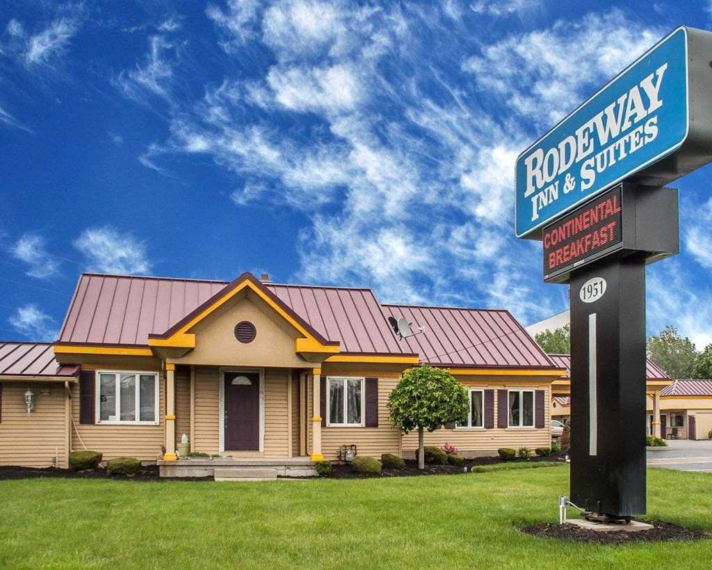 Amherst Inn & Suites المظهر الخارجي الصورة
