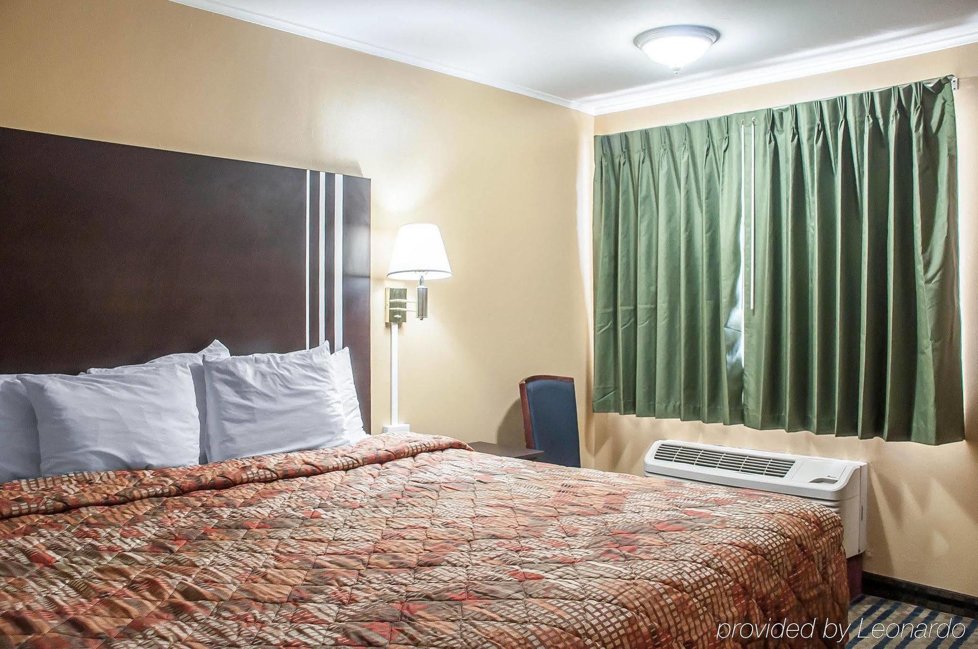 Amherst Inn & Suites المظهر الخارجي الصورة