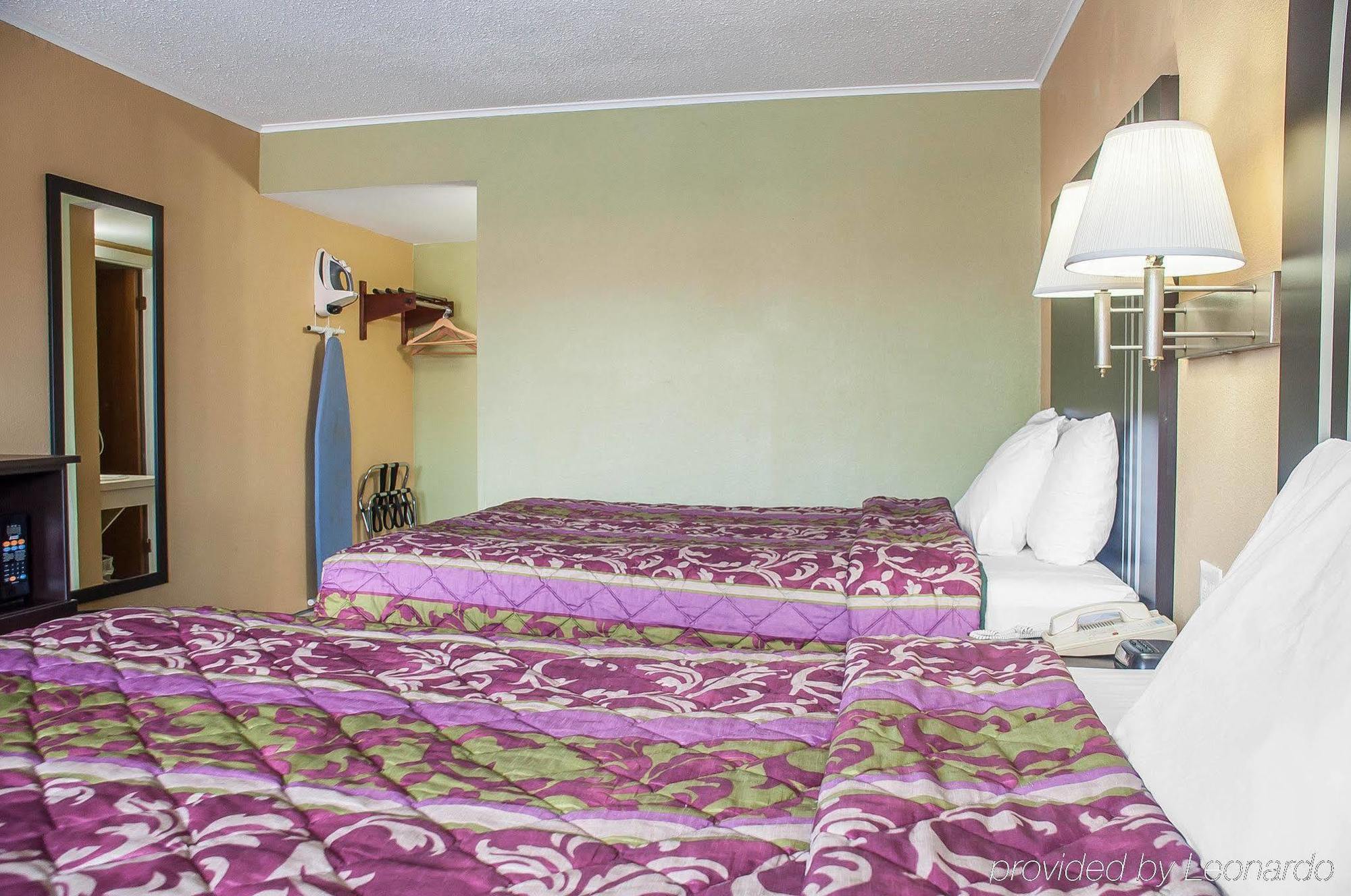 Amherst Inn & Suites المظهر الخارجي الصورة