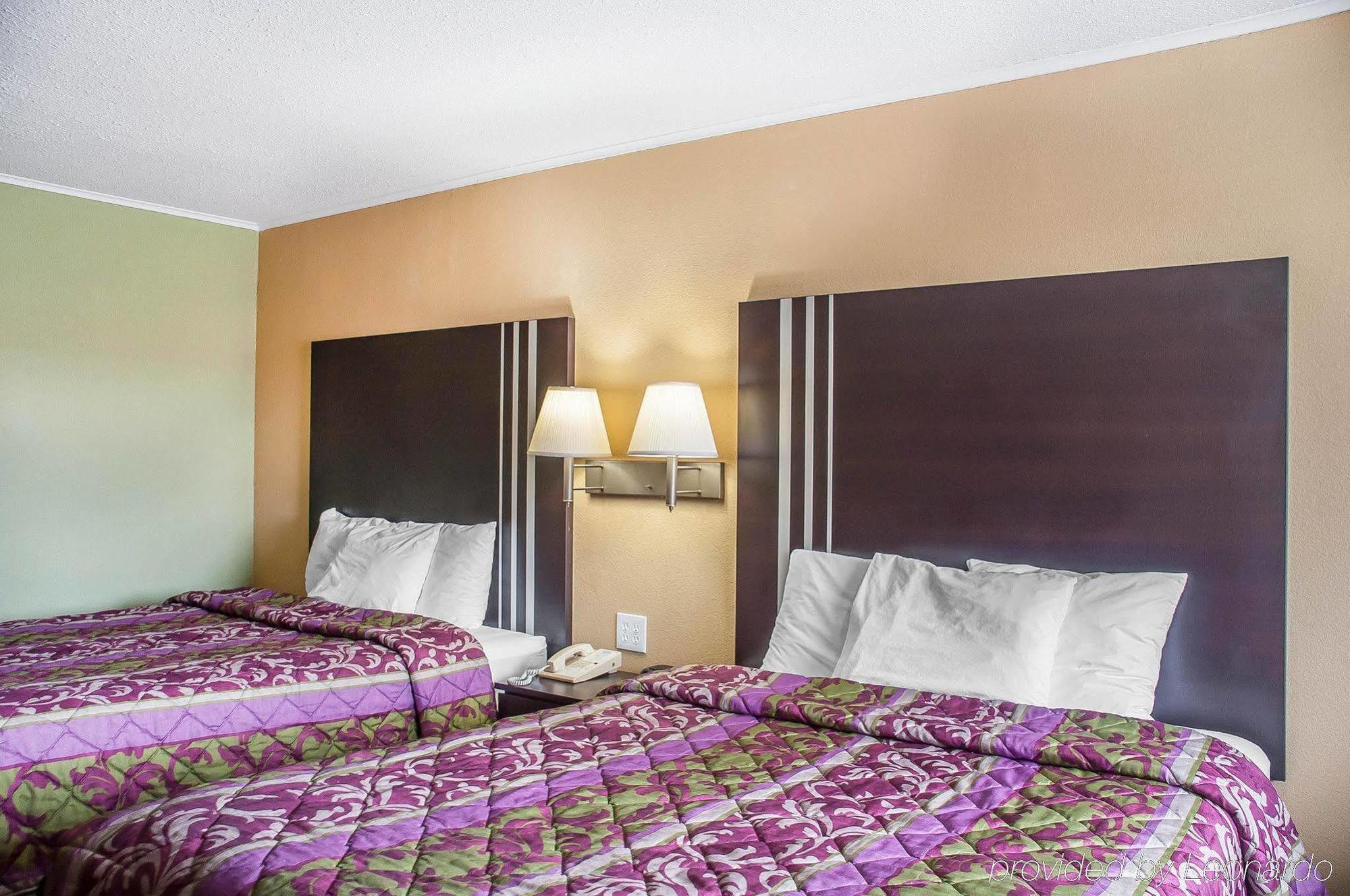 Amherst Inn & Suites المظهر الخارجي الصورة