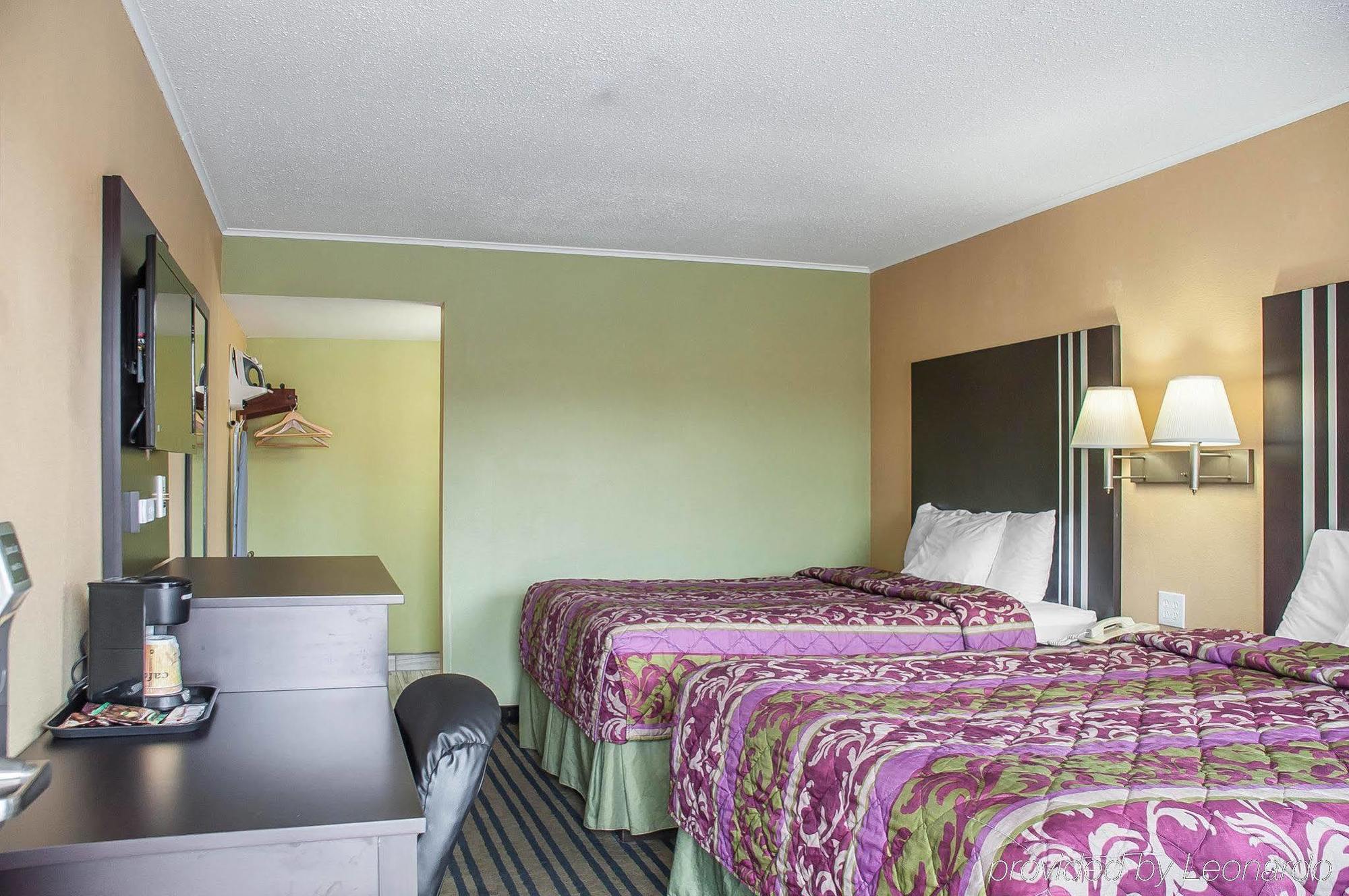 Amherst Inn & Suites المظهر الخارجي الصورة