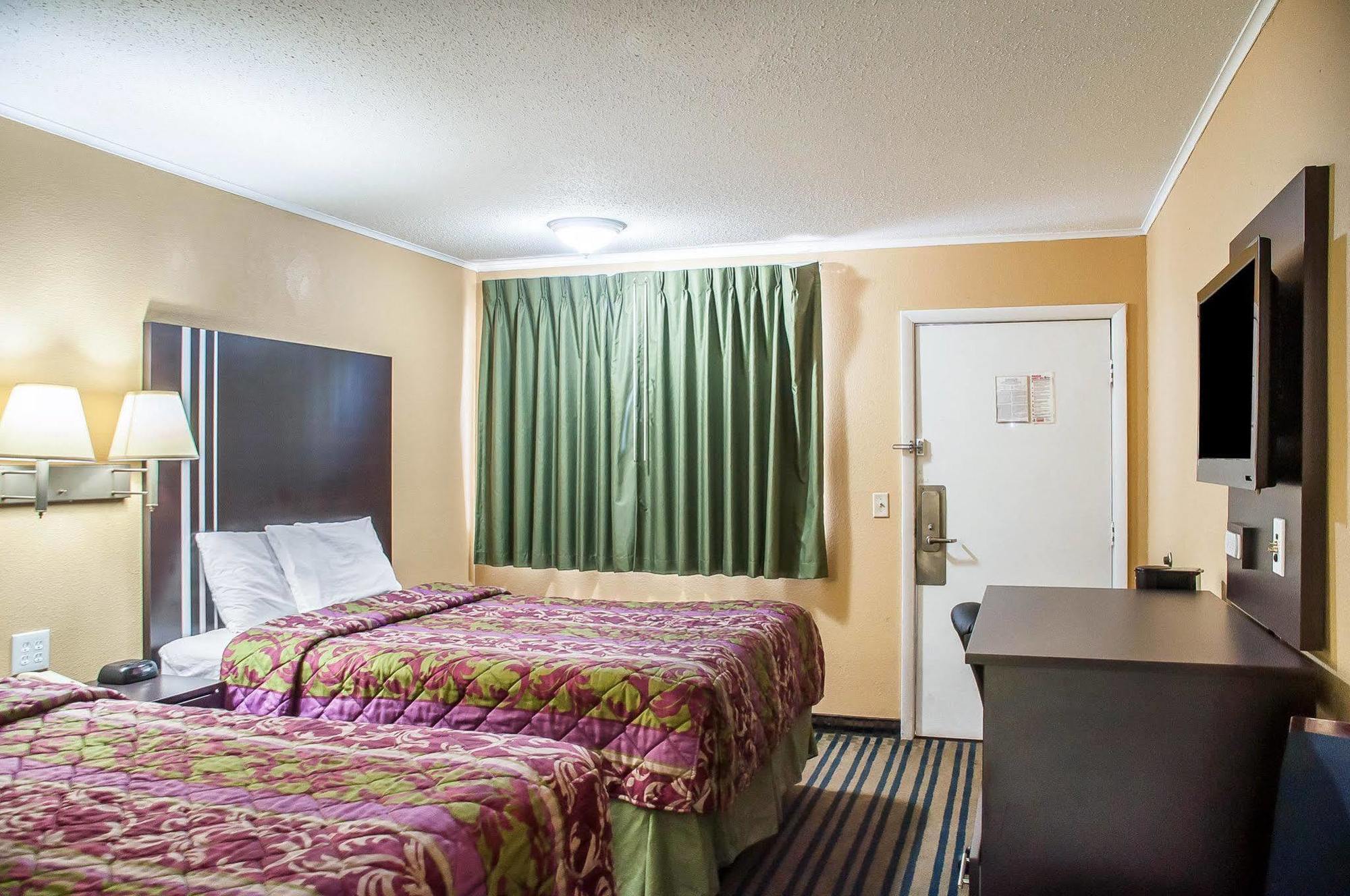 Amherst Inn & Suites المظهر الخارجي الصورة