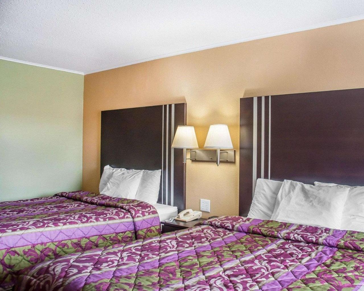 Amherst Inn & Suites المظهر الخارجي الصورة