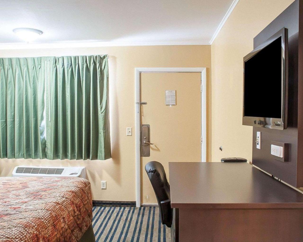 Amherst Inn & Suites المظهر الخارجي الصورة