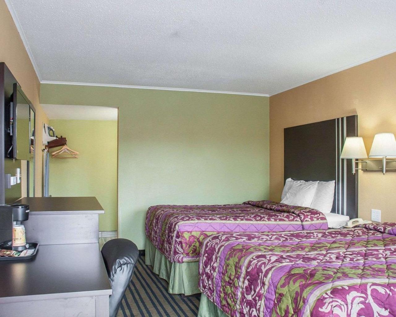 Amherst Inn & Suites المظهر الخارجي الصورة
