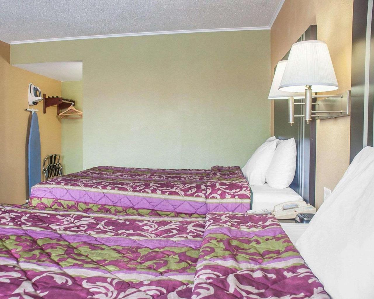 Amherst Inn & Suites المظهر الخارجي الصورة
