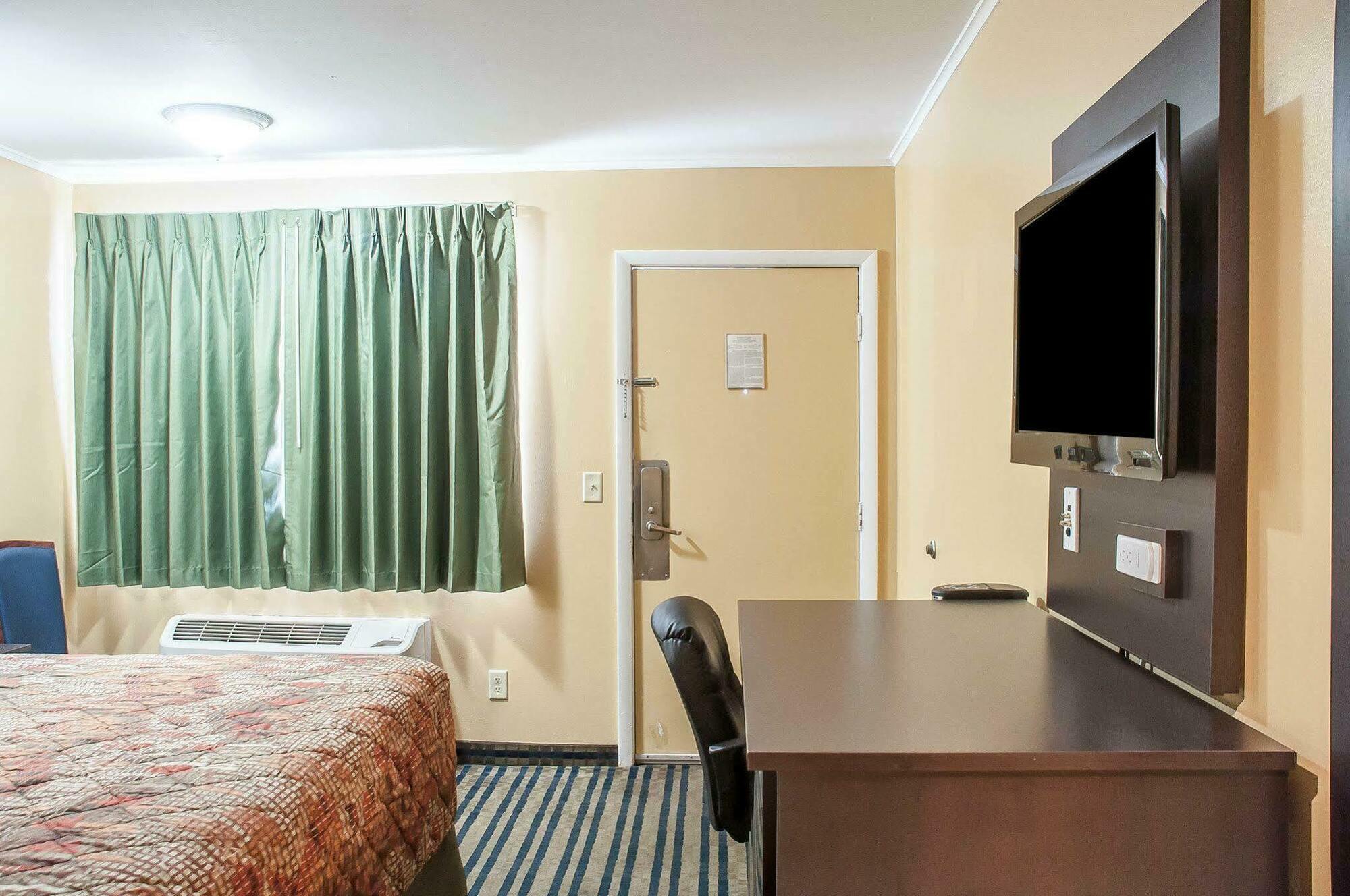 Amherst Inn & Suites المظهر الخارجي الصورة