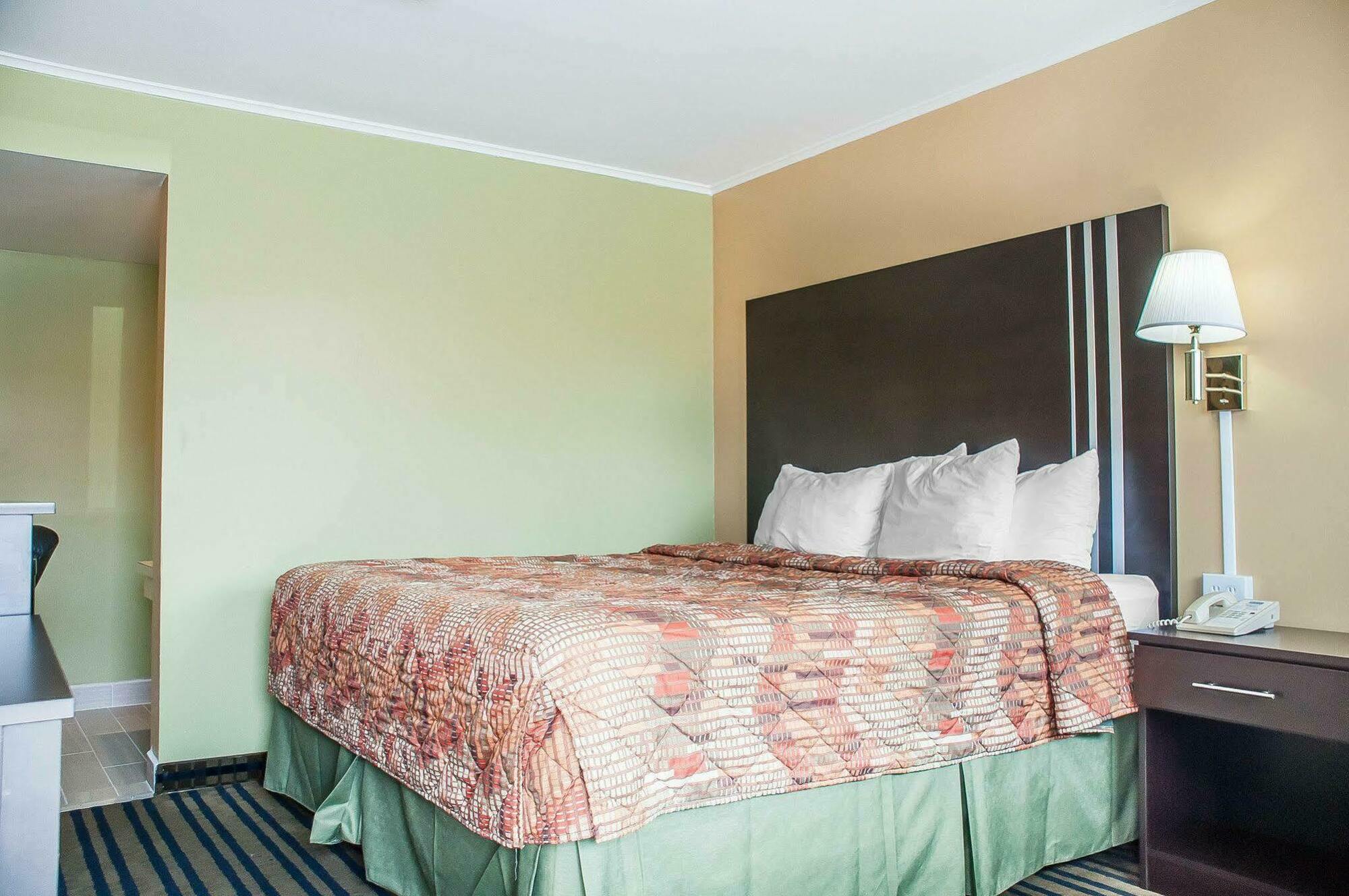 Amherst Inn & Suites المظهر الخارجي الصورة